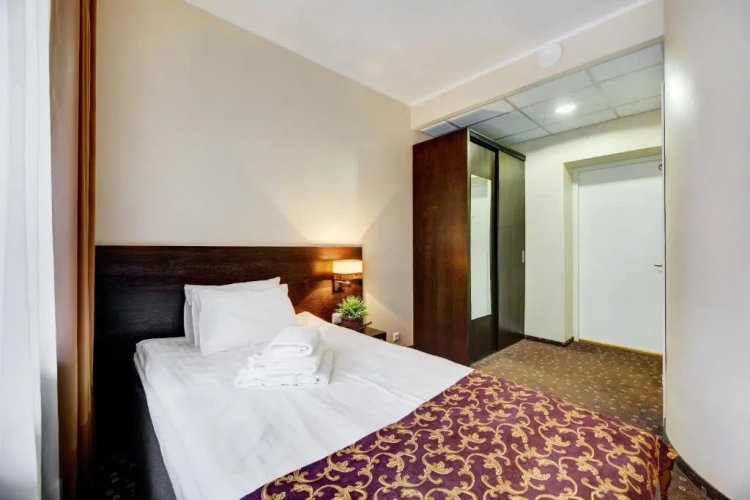 Standard Twin room with balcony