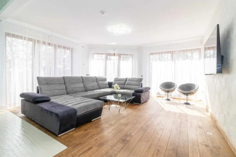 Gentle Brezze Apartment, By Cohost