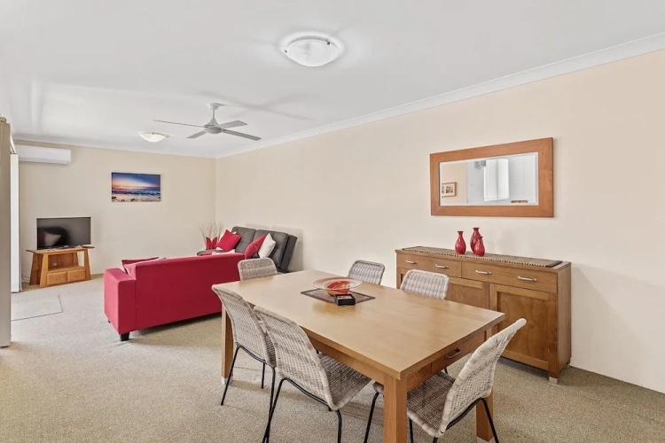 2 Bedrooms Apartment