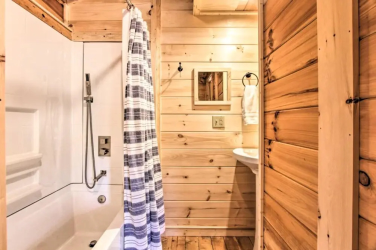 A Stone's Throw By Heritage Cabin Rentals