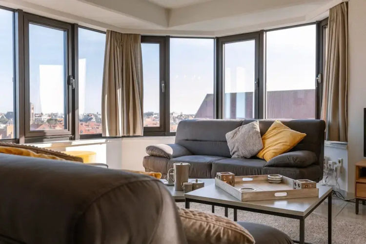 Spacious Modern sea View Apartment With Garage