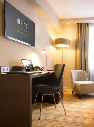 Executive room with courtyard view