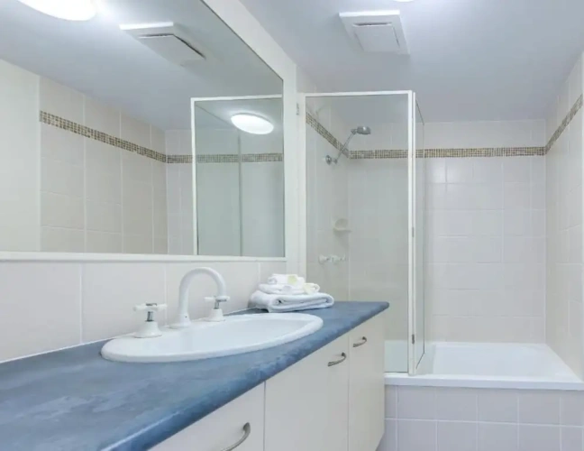1 Bedroom Apartment with balcony and with garden view