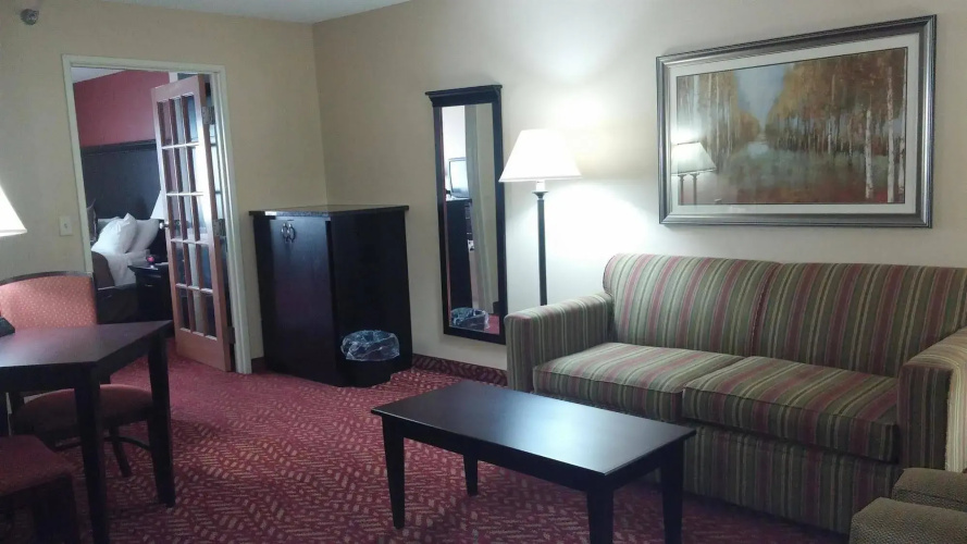 Grandstay Hotel & Suites