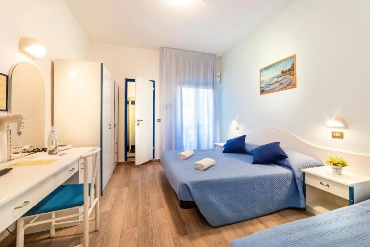 Standard Triple room with balcony