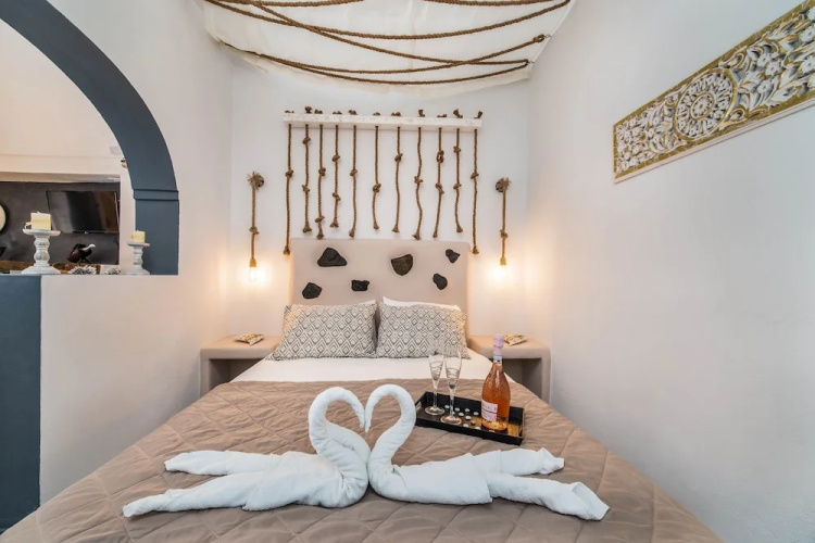 Asera Suites Near Kamari Beach