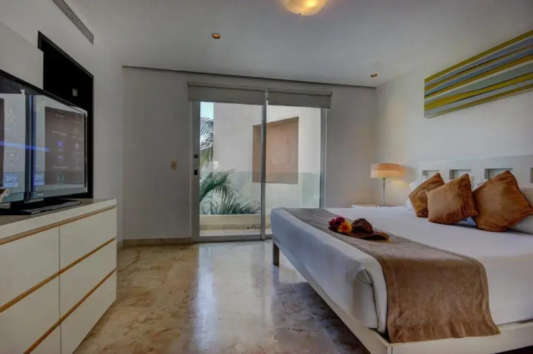 EL208 Elements Condos 2 Bedroom