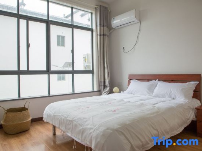 3 Bedrooms Suite with mountain view