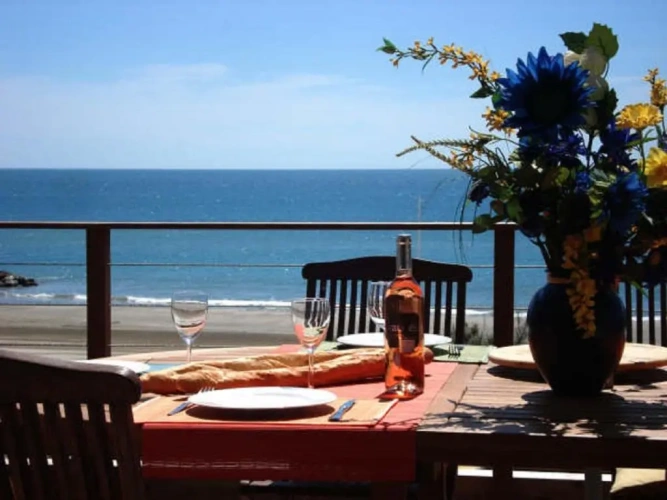 Apartment with sea view