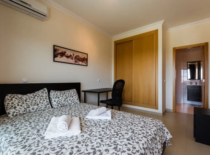 2 Bedrooms Apartment with balcony and with view