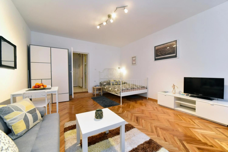 Block Apartment Upper Town