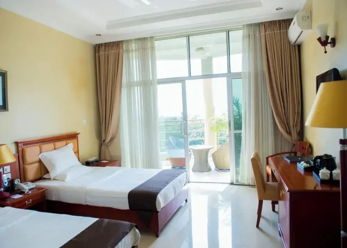 Standard Sextuple room with balcony