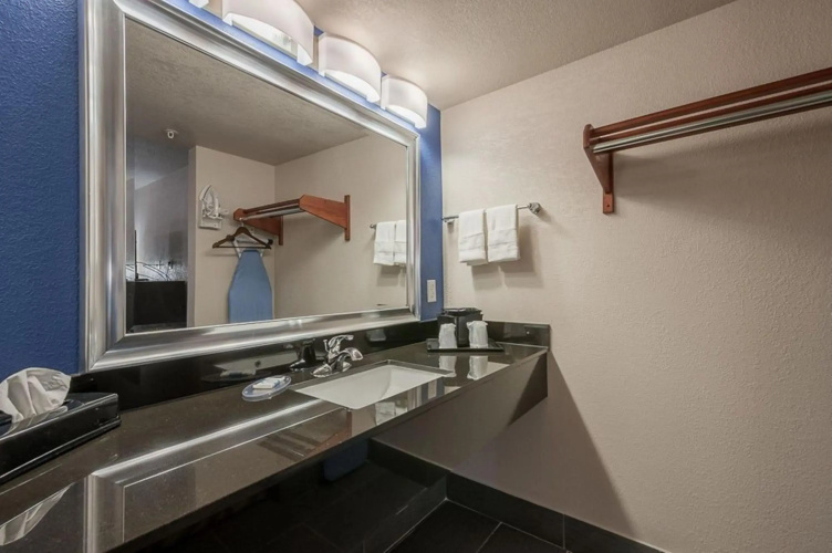 Stratford House Inns - Edmond
