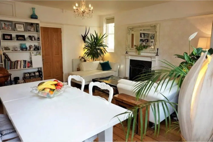 Central Brighton 2 Bedroom Apartment