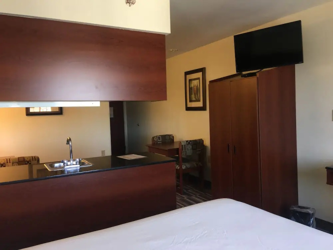 Microtel Indianapolis Airport