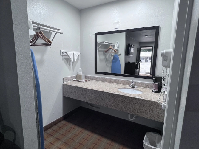 Economy inn