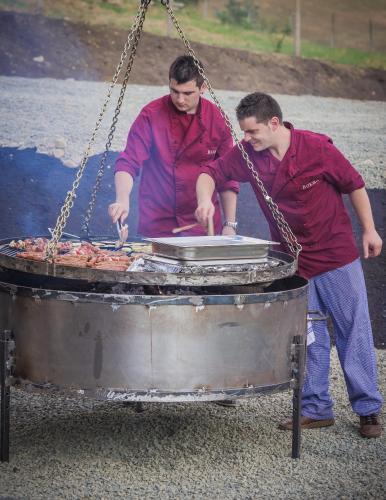 Pensiunea Sarea-N BucateOver view