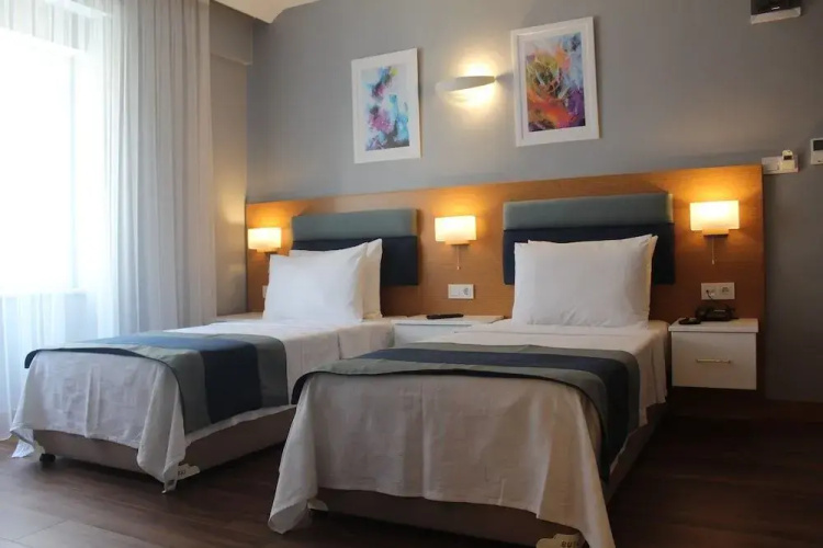 Big Point Hotel