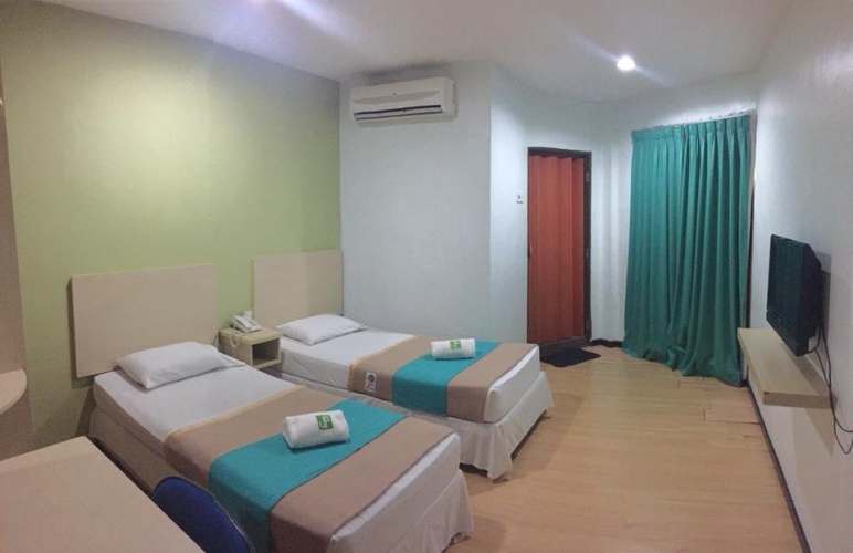 Standard Triple room