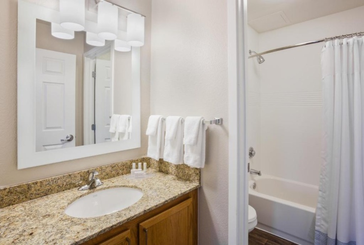 2 Bedrooms Double Suite