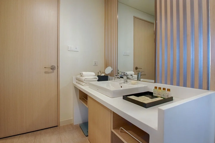 2 Bedrooms Luxury Apartment with city view