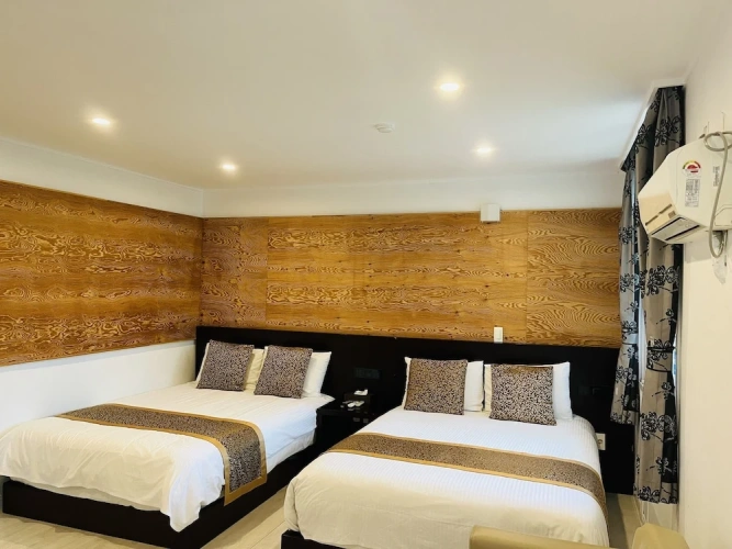 Quadruple Suite