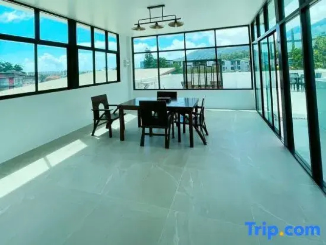 Luxury 4BR Private Pool Villa + Sunset Rooftop