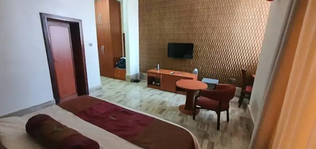 Keton Apartment
