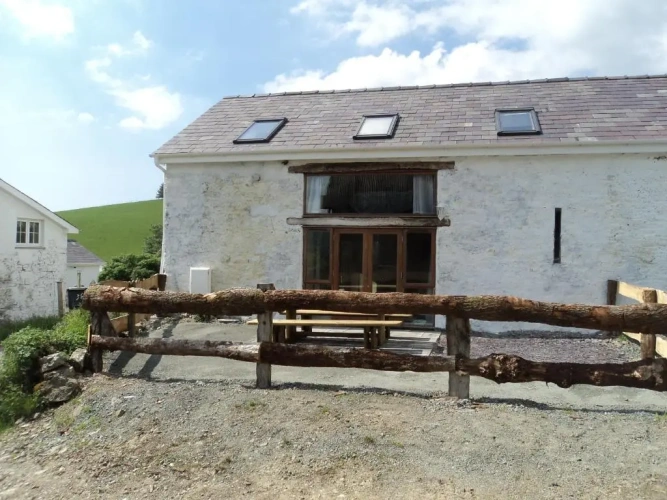 3 Bedrooms Cottage