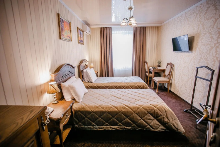 Aristocrat Hotel