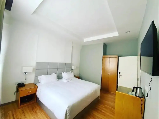 Averi Hotel