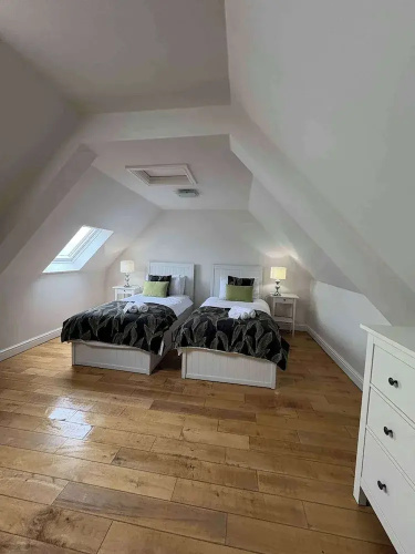 Modern Apartment - Quiet Location