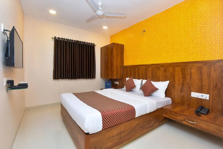 OYO 8757 Prakash Inn