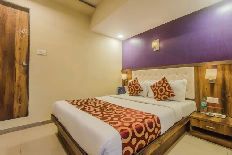 OYO 9983 Hotel Golden Park