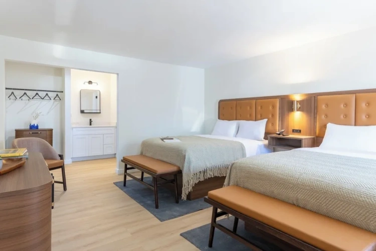 Deluxe Quadruple room
