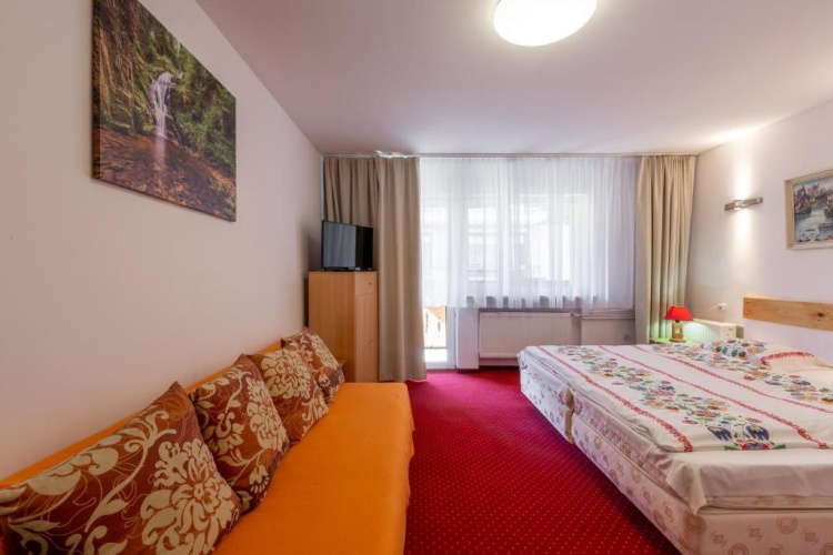 Standard Quadruple room with balcony