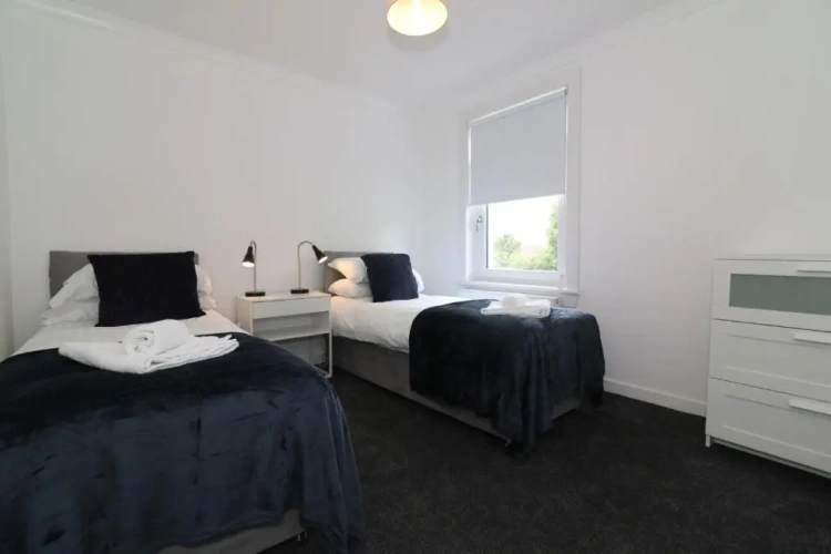 3 Bedrooms Apartment