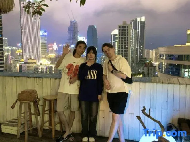Four rooftop garden youth hostels