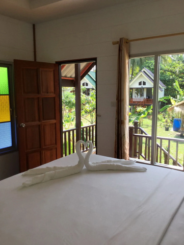Lanta Andaleaf Bungalow