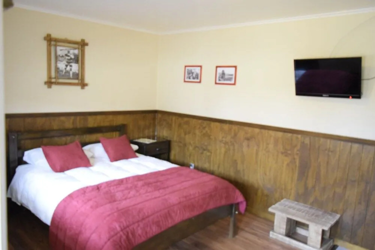 Hostal Akainik