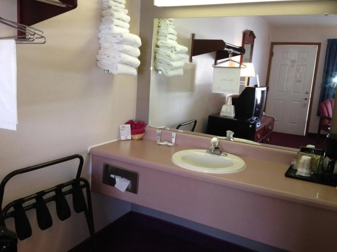 Twelve Oaks Inn