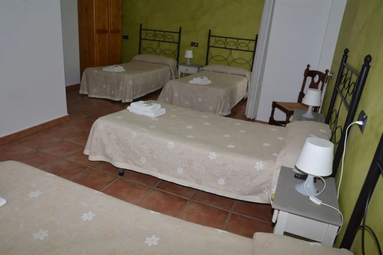 Standard Quadruple room with mountain view