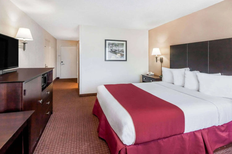 Quality Inn & Suites