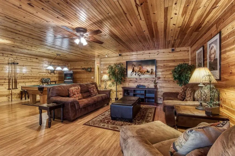Riverside Mountain Retreat