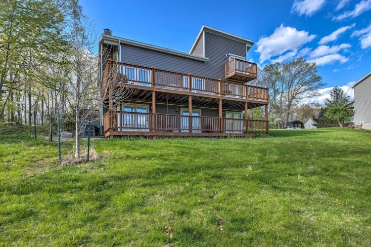 3 Bedrooms Cottage with balcony