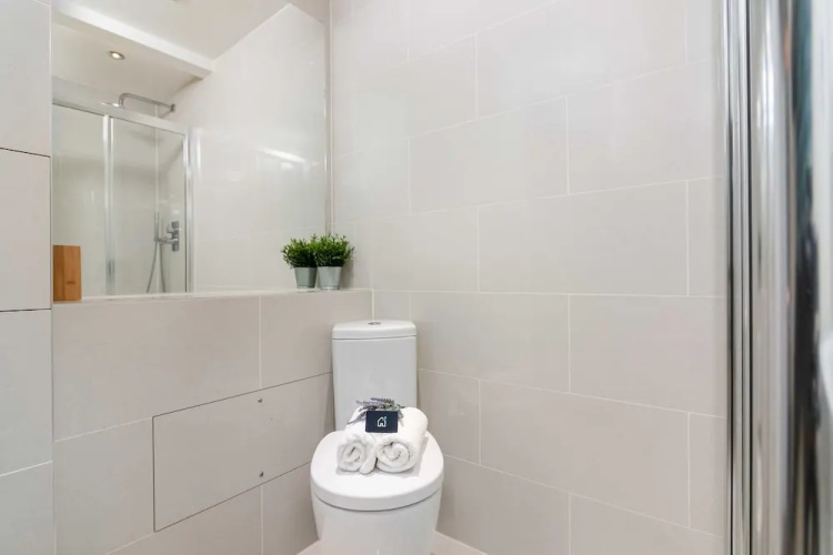 Bright and Minimalist Chelsea Nest