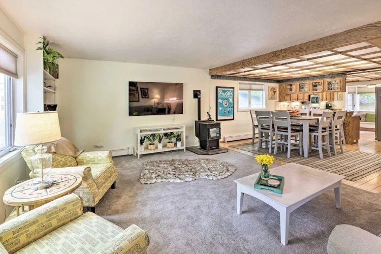 4 Bedrooms Cottage