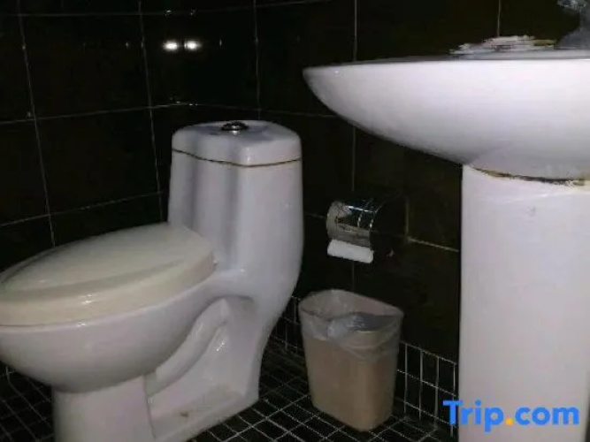 Tieling Traffic Hotel