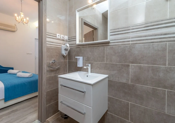 Deluxe Double Basement room