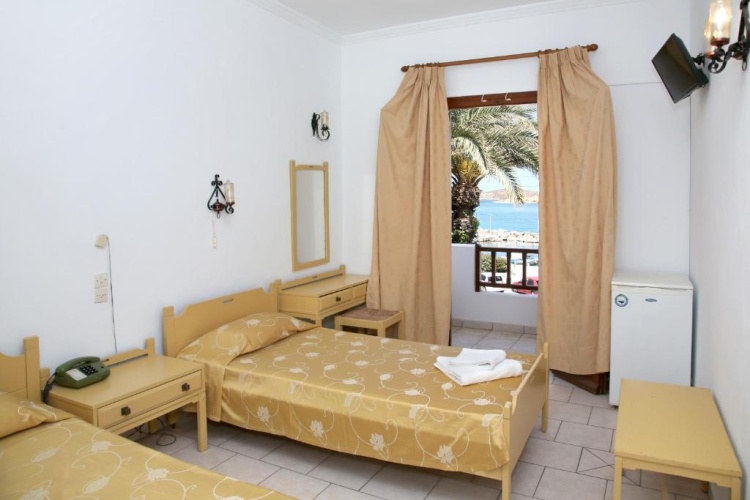 Standard Twin room with sea view